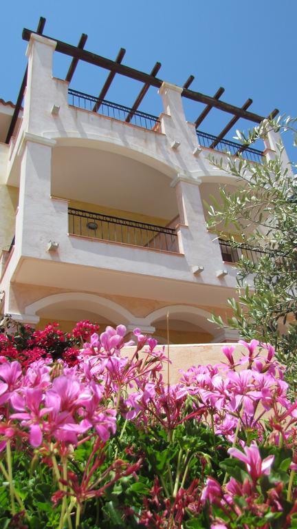 Residence Olimpo Santa Teresa Gallura Exterior foto